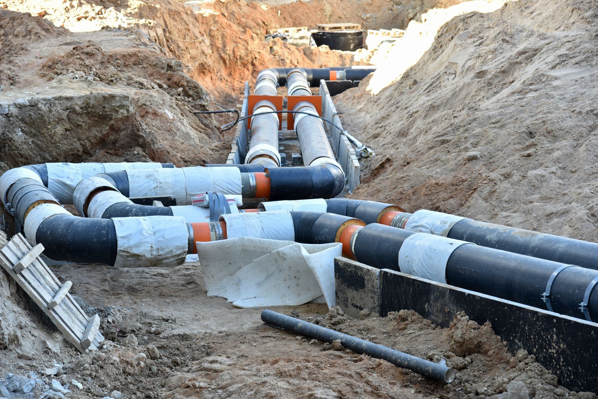 شبكات نقل المياه والأنفاق